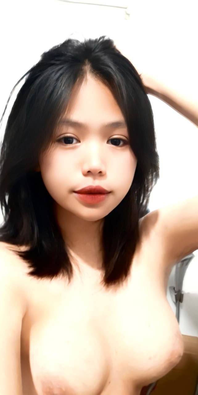 Ngủ nhờ nhà nữ đồng nghiệp vì tăng ca nhưng cô ấy quá dễ dãi